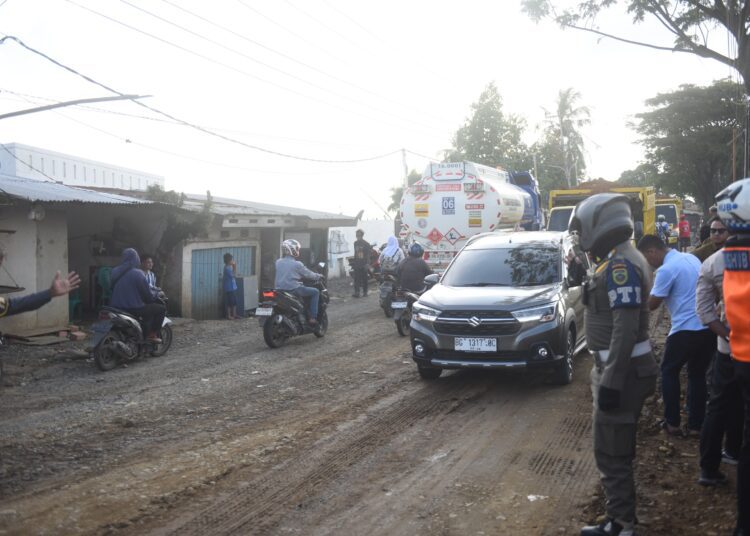Gubernur-Wali Kota Tinjau Perbaikan Jalan Gandus 1 Gubernur-Wali Kota Tinjau Perbaikan Jalan Gandus