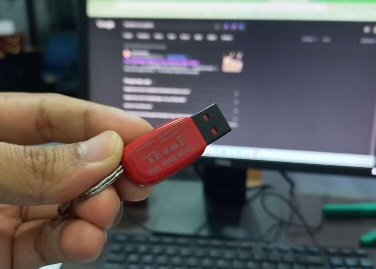 Cara Ampuh Hilangkan Virus Shortcut di Flash Disk dan Laptop 1 Cara Ampuh Hilangkan Virus Shortcut di Flash Disk dan Laptop